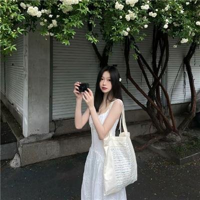 等爱的女神